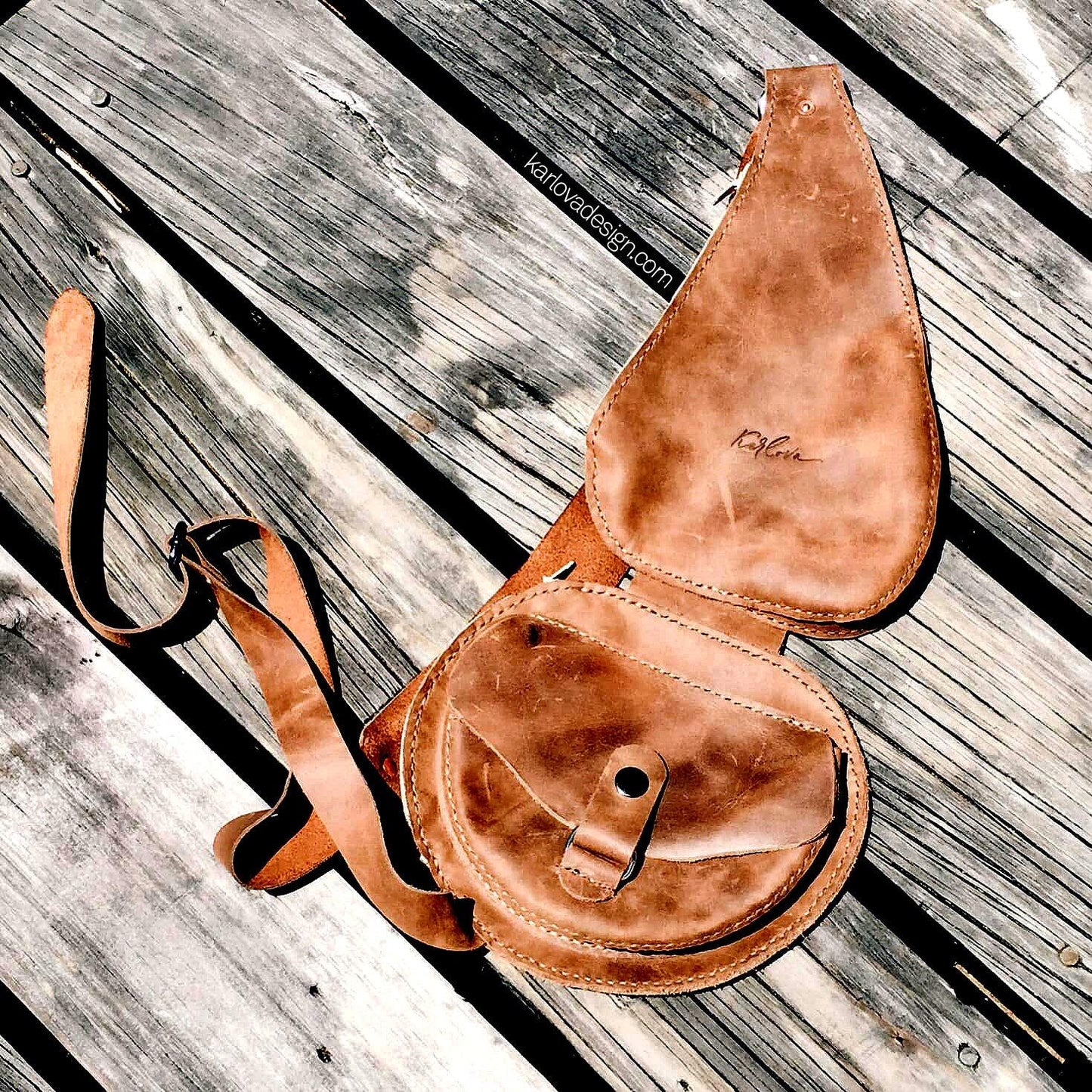 Leather travel sling printable leather craft DIY PDF pattern by Karlova Design, leatherwork template for hand stitching