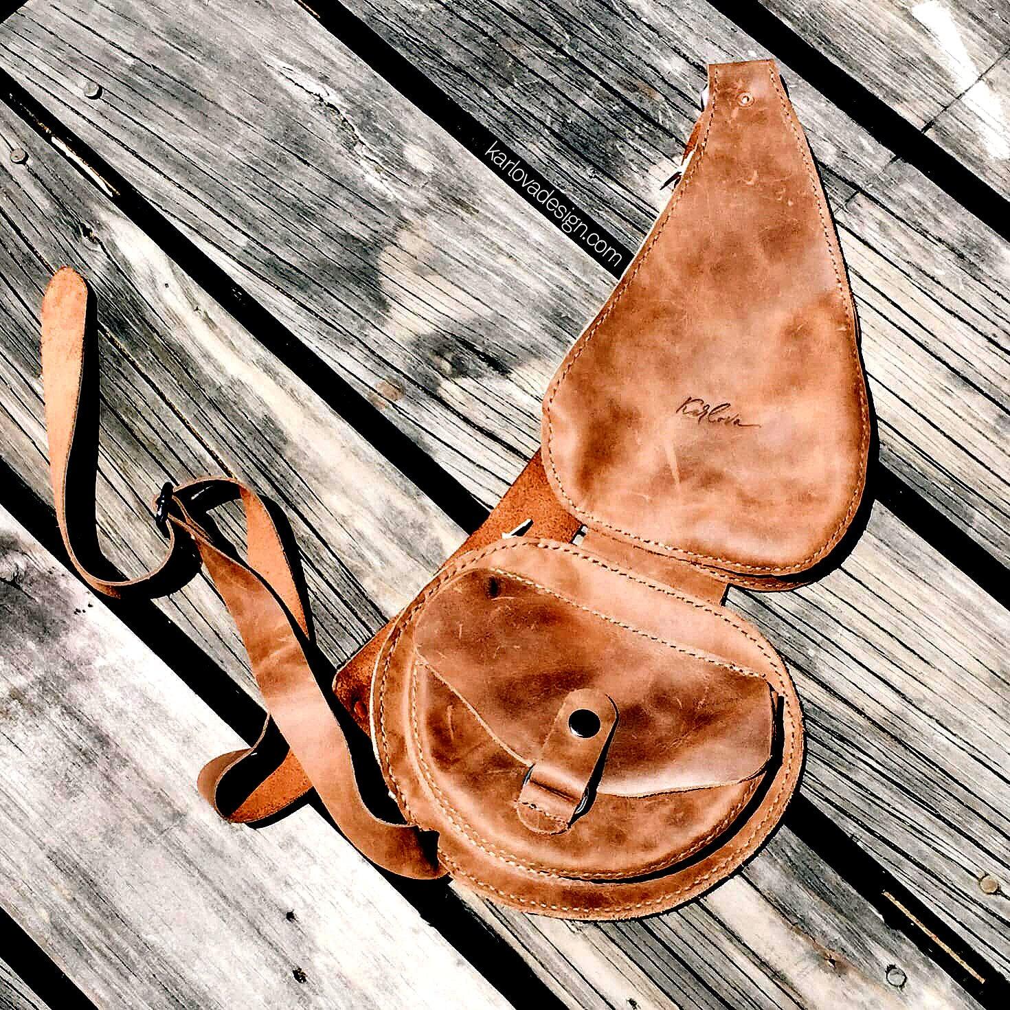 Leather travel sling printable leather craft DIY PDF pattern by Karlova Design, leatherwork template for hand stitching