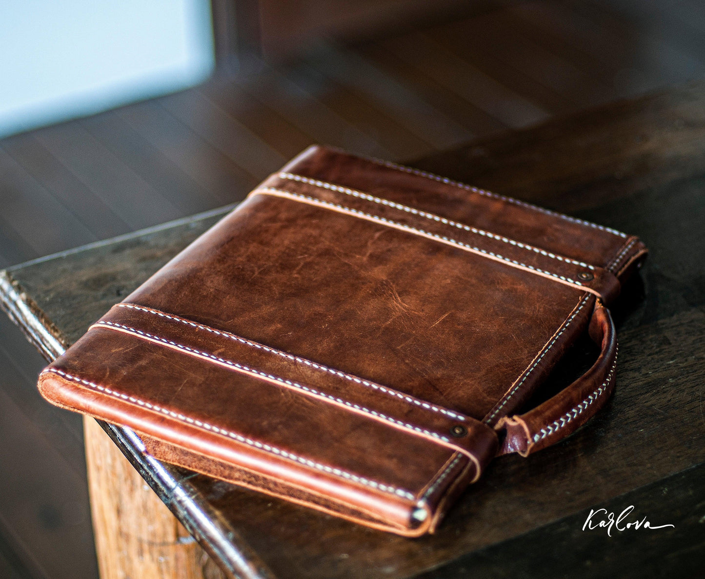 Leather slim briefcase iPad case leather craft DIY PDF pattern by Karlova Design, leatherwork template for hand stitching