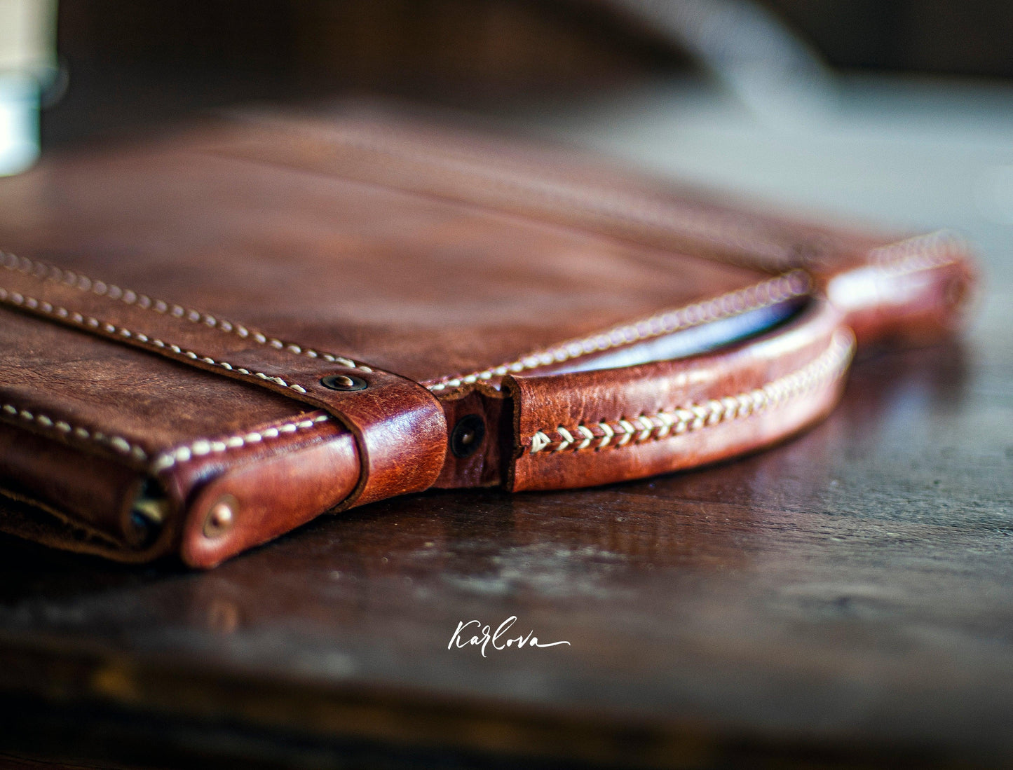 Leather slim briefcase iPad case leather craft DIY PDF pattern by Karlova Design, leatherwork template for hand stitching