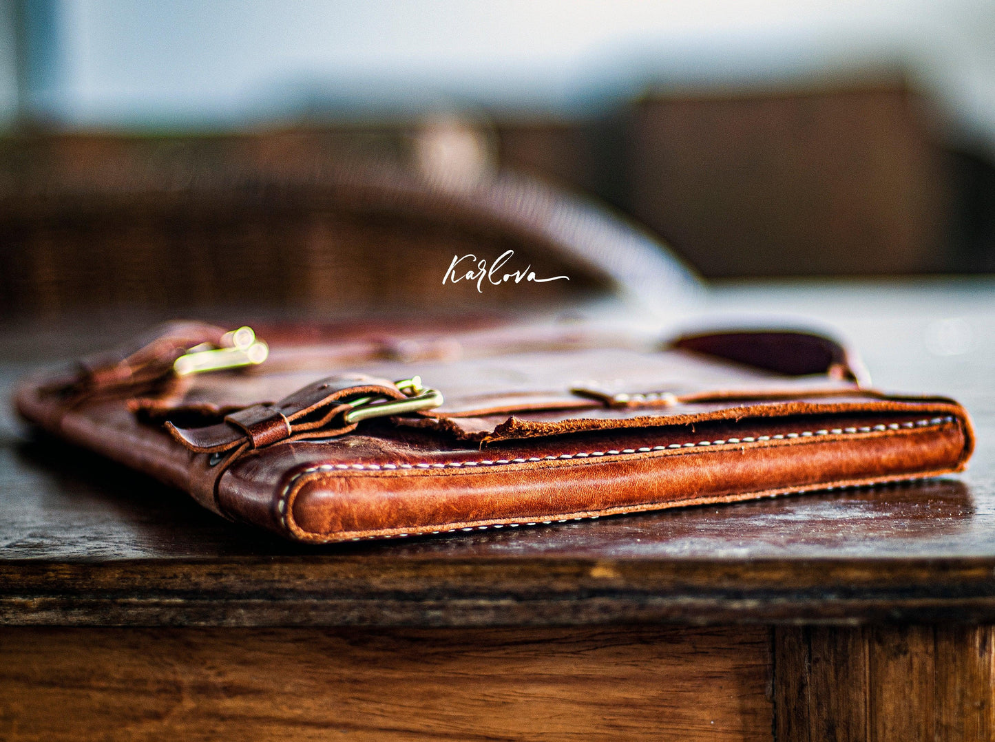 Leather slim briefcase iPad case leather craft DIY PDF pattern by Karlova Design, leatherwork template for hand stitching