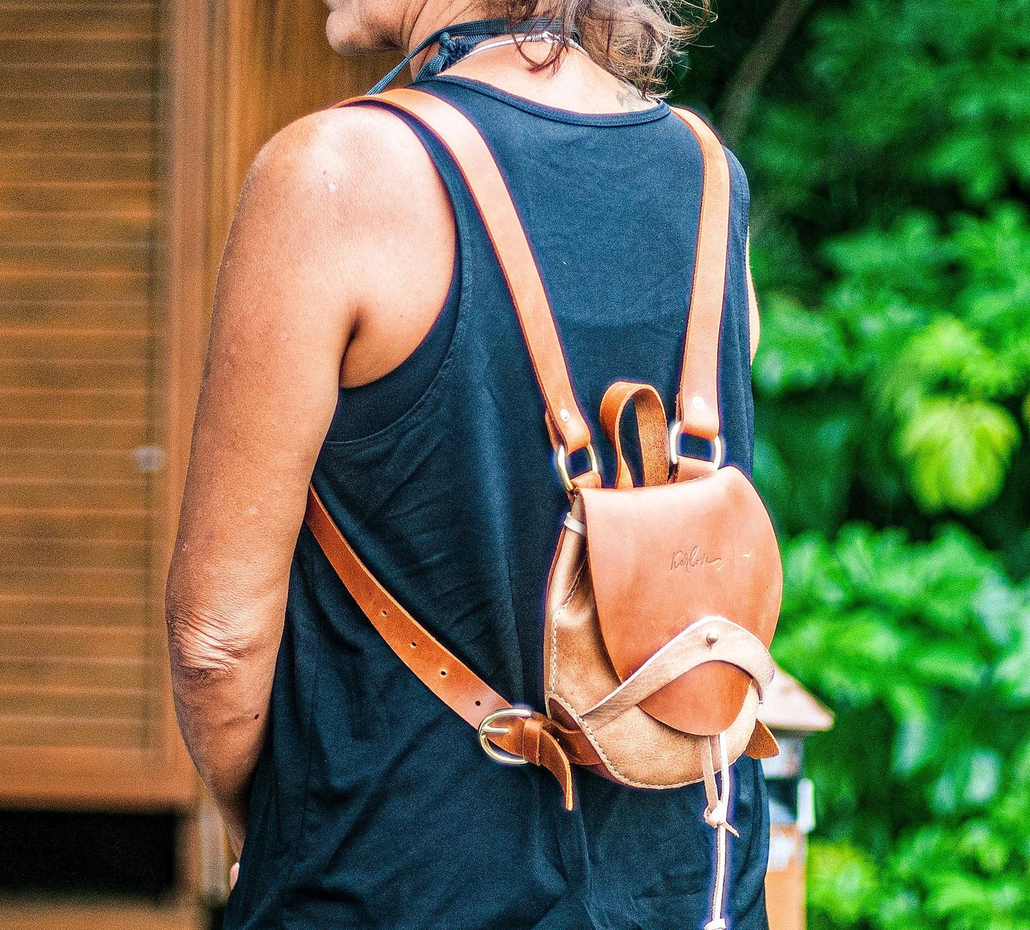 Small round backpack printable leather craft DIY PDF pattern by Karlova Design, leatherwork template for hand stitching