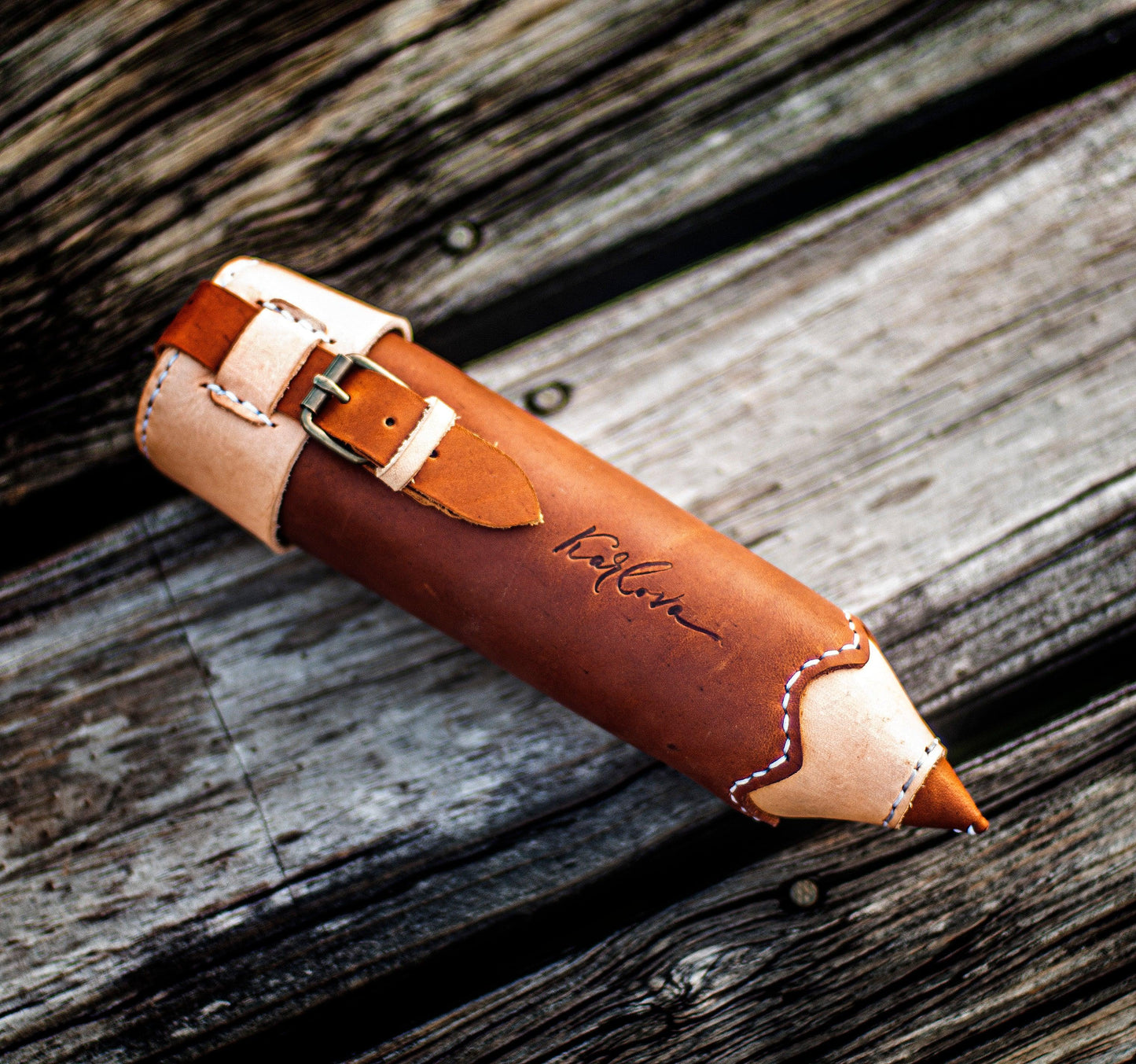 Leather pencil case leather craft DIY PDF pattern by Karlova Design, leatherwork template for hand stitching