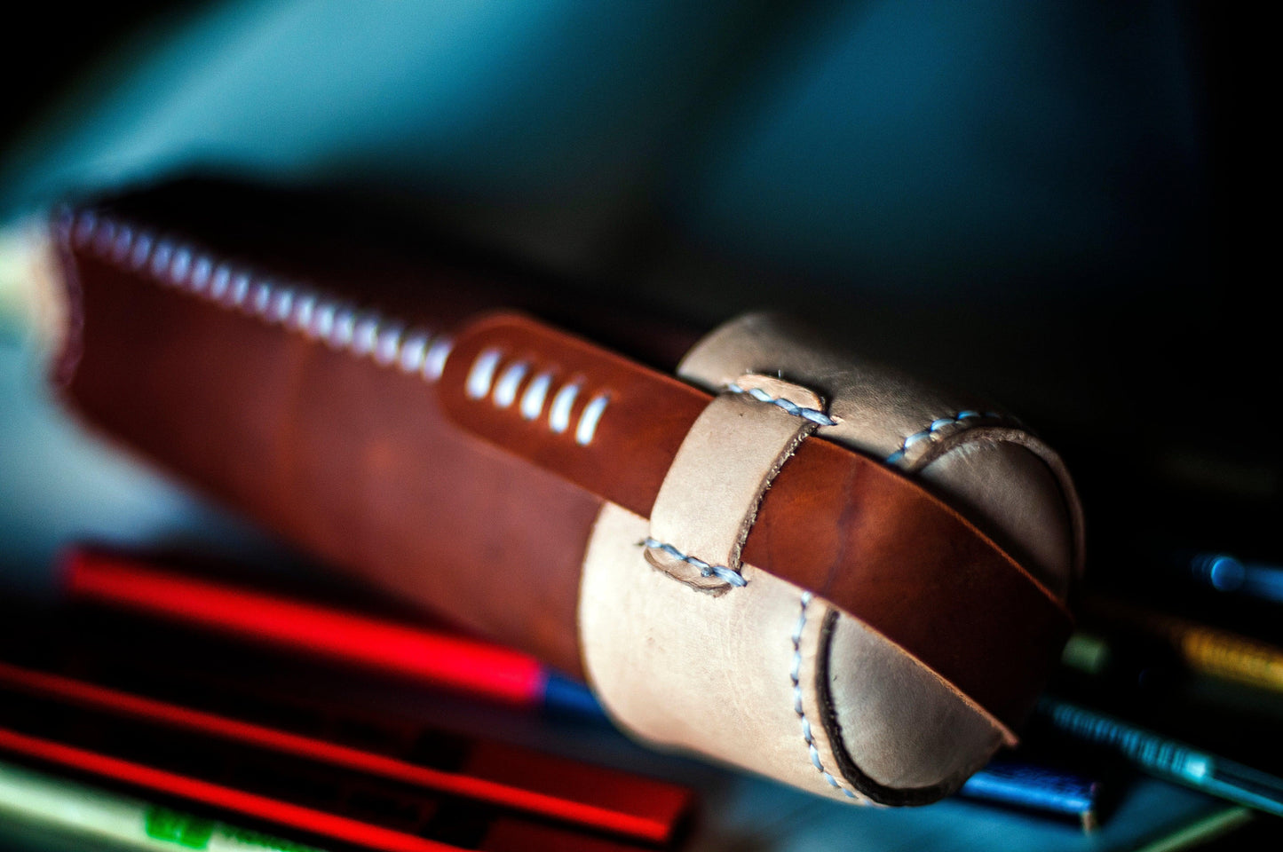 Leather pencil case leather craft DIY PDF pattern by Karlova Design, leatherwork template for hand stitching