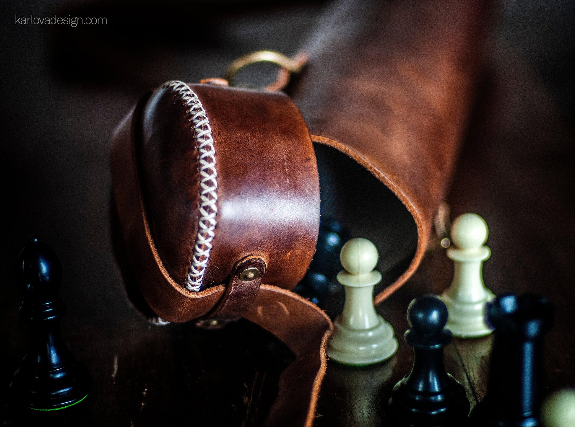 Leather chess case printable leather craft DIY PDF pattern by Karlova Design, leatherwork template for hand stitching