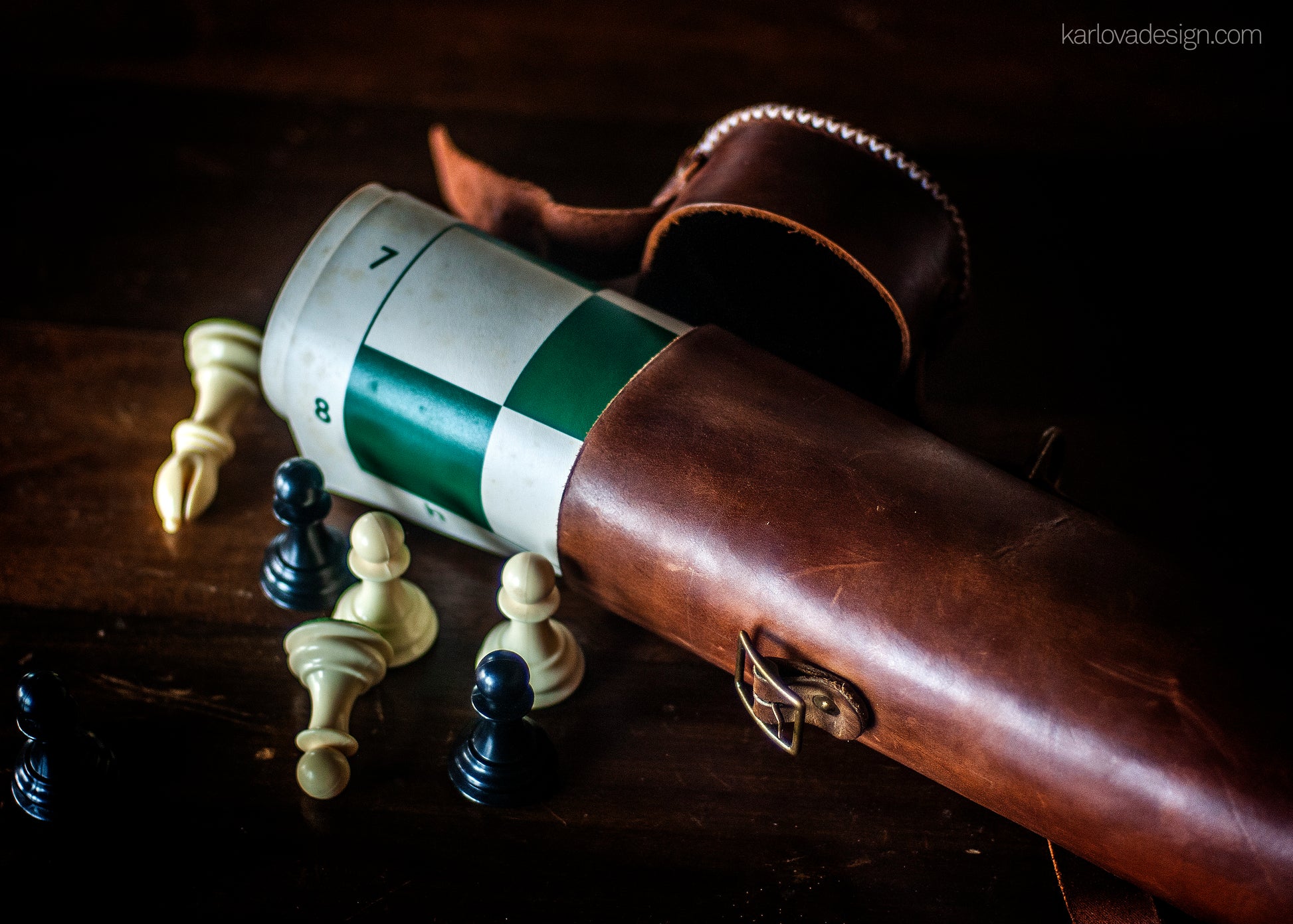 Leather chess case printable leather craft DIY PDF pattern by Karlova Design, leatherwork template for hand stitching