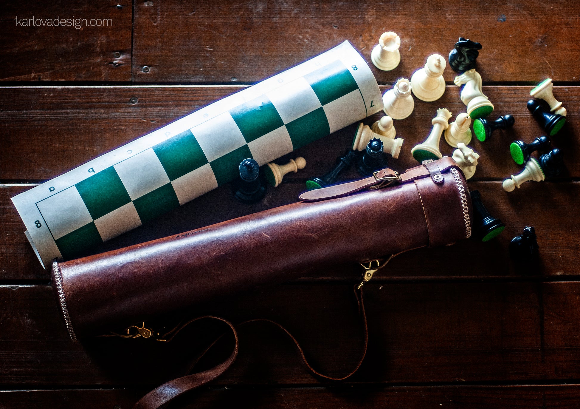 Leather chess case printable leather craft DIY PDF pattern by Karlova Design, leatherwork template for hand stitching