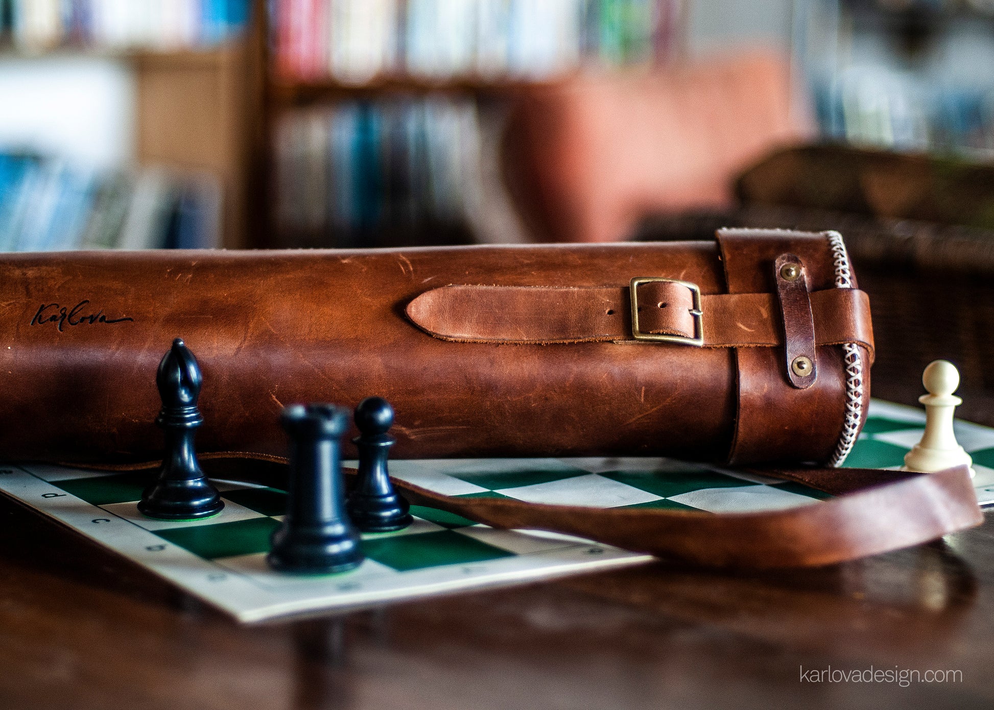 Leather chess case printable leather craft DIY PDF pattern by Karlova Design, leatherwork template for hand stitching