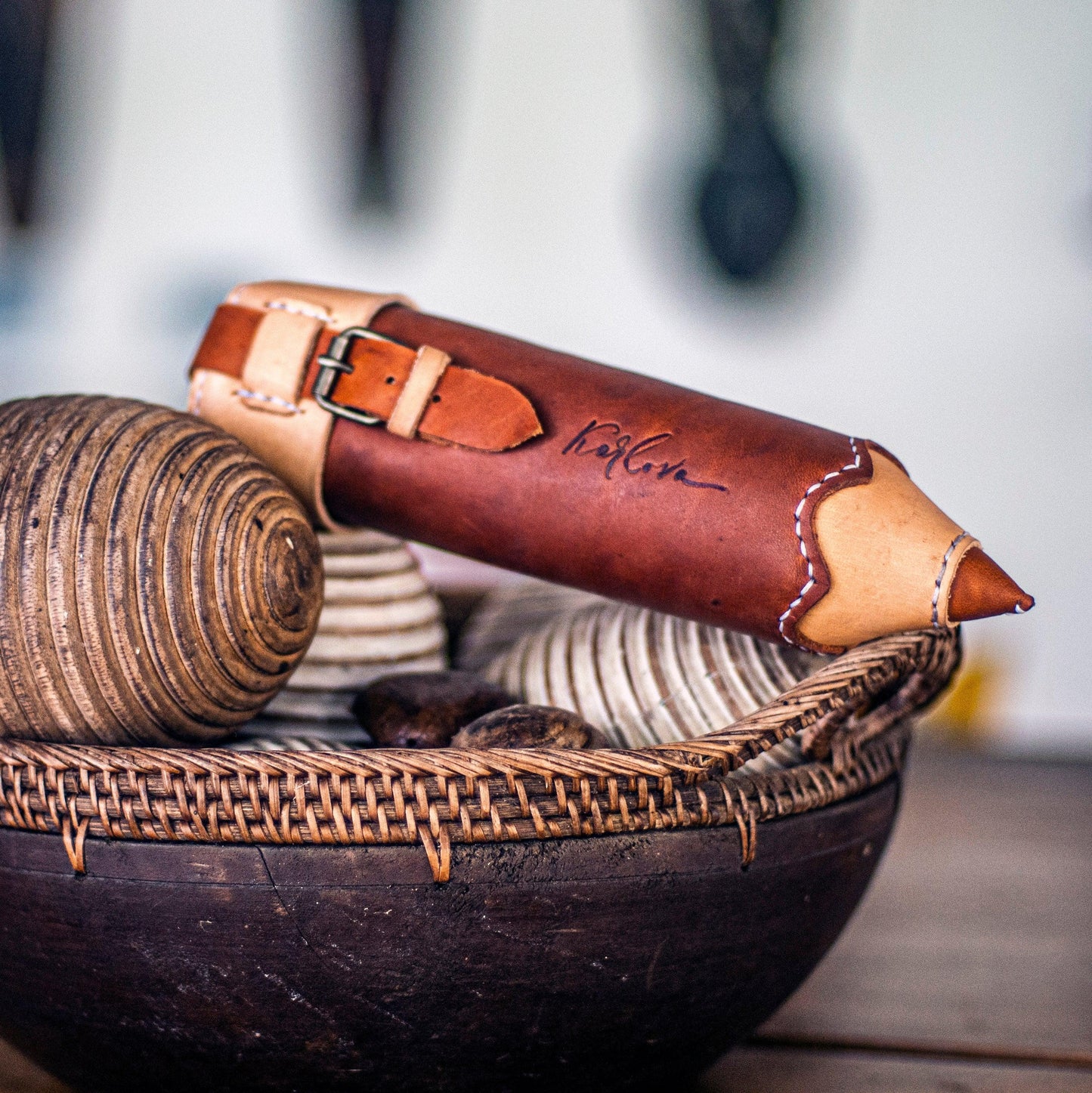 Leather pencil case leather craft DIY PDF pattern by Karlova Design, leatherwork template for hand stitching