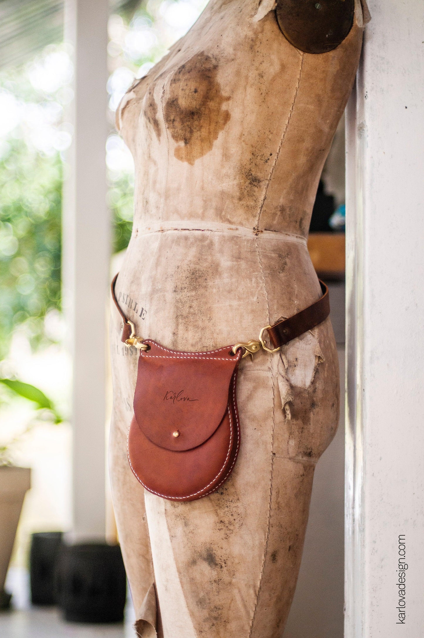 Leather bag, phone pouch leather craft DIY PDF pattern by Karlova Design, leatherwork template for hand stitching