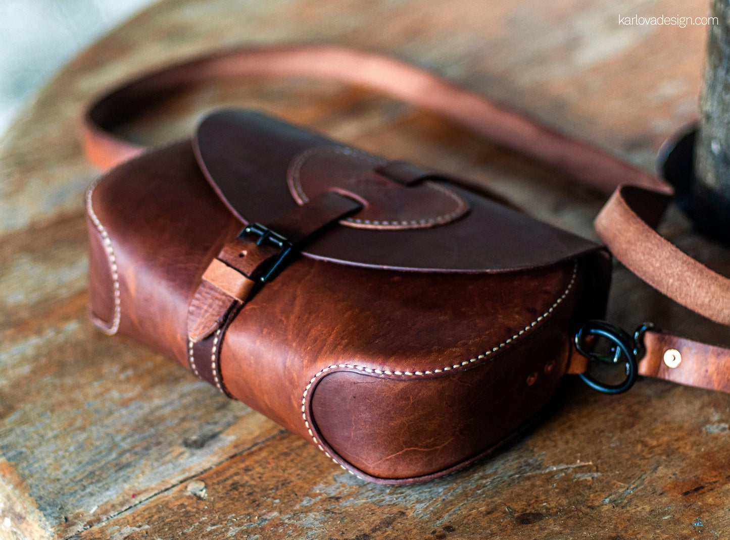 Leather saddle bag printable leather craft DIY PDF pattern by Karlova Design, leatherwork template for hand stitching
