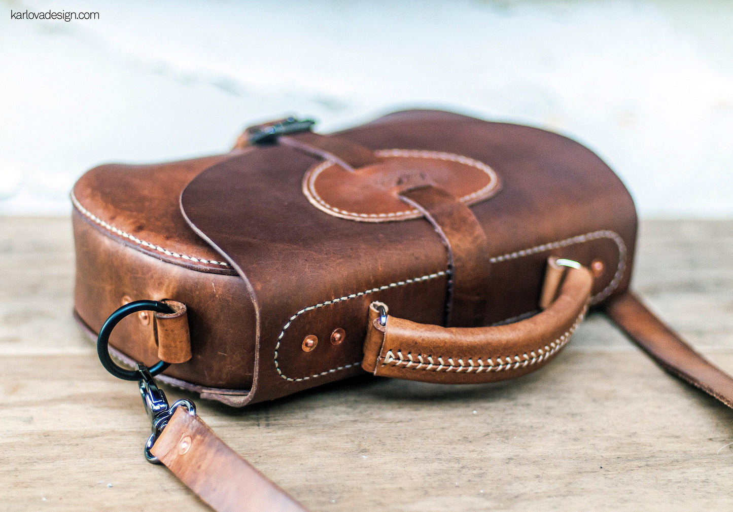 Leather saddle bag printable leather craft DIY PDF pattern by Karlova Design, leatherwork template for hand stitching