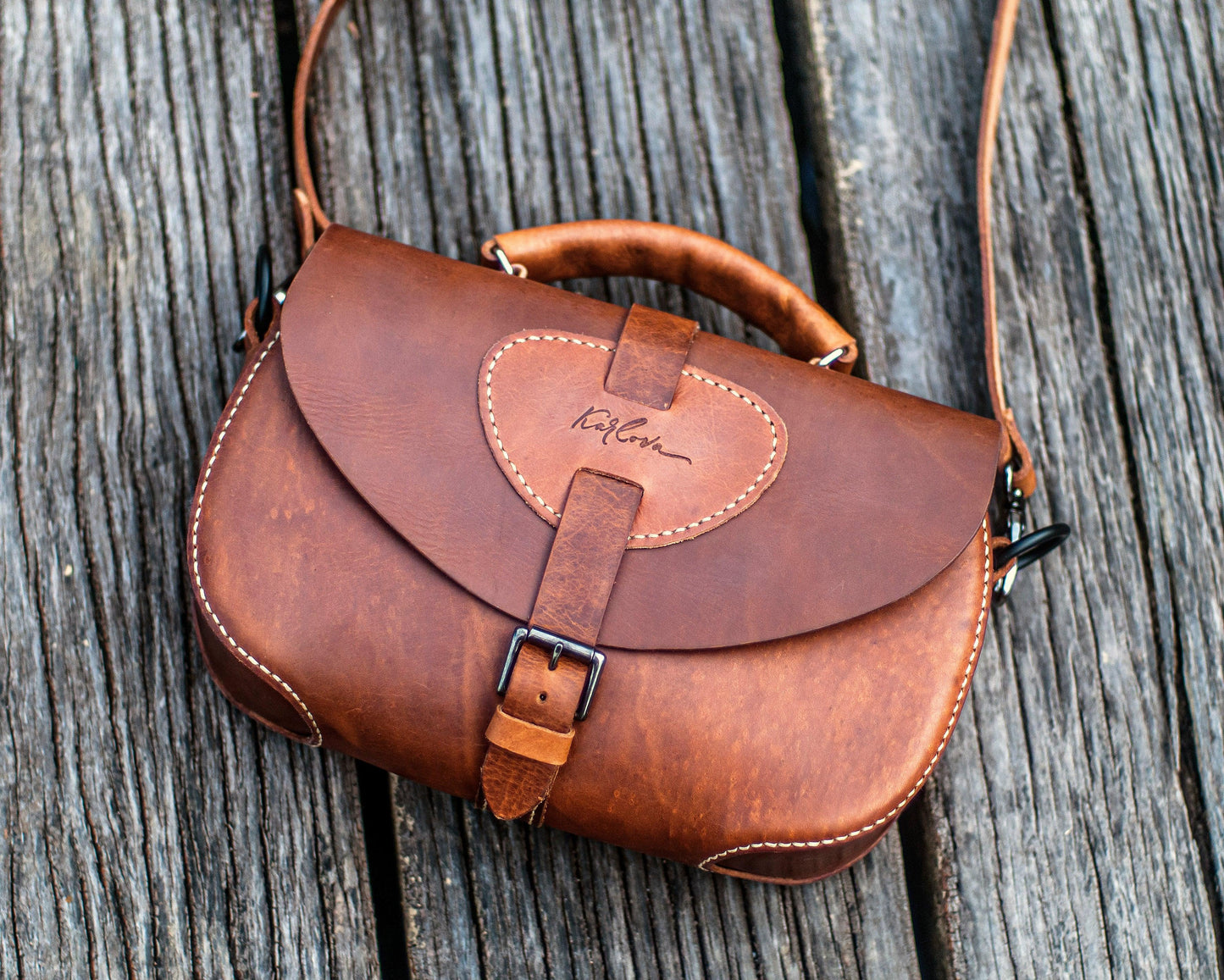 Leather saddle bag printable leather craft DIY PDF pattern by Karlova Design, leatherwork template for hand stitching