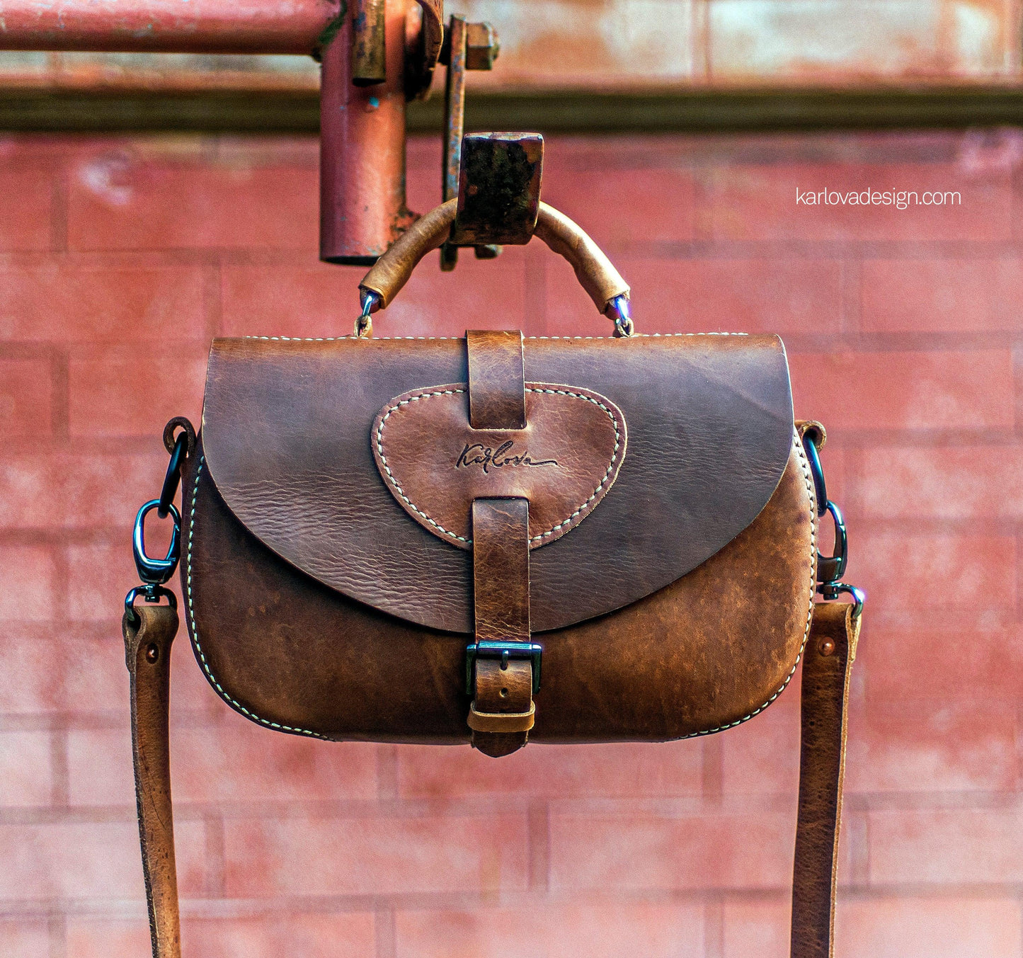 Leather saddle bag printable leather craft DIY PDF pattern by Karlova Design, leatherwork template for hand stitching
