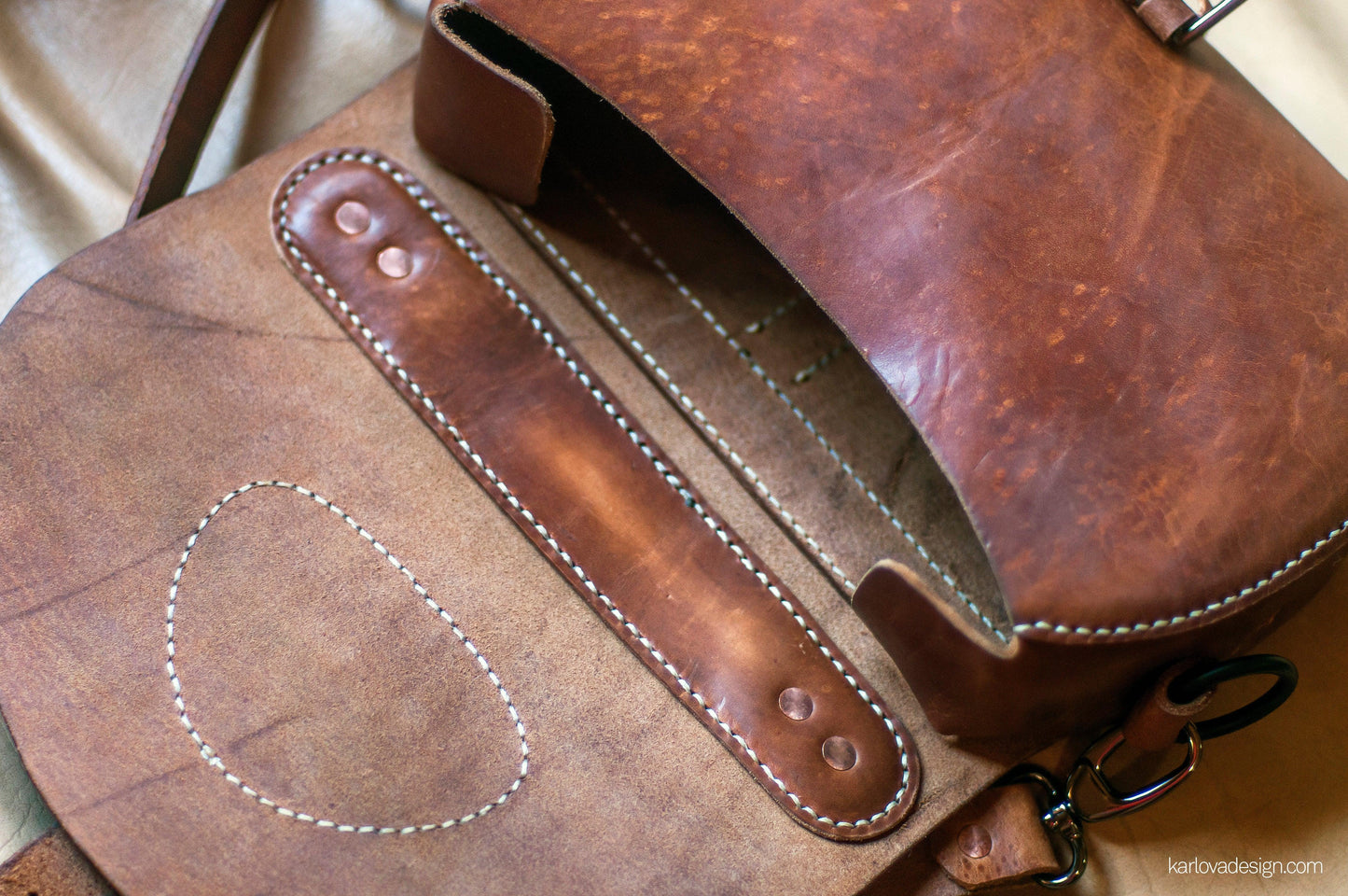 Leather saddle bag printable leather craft DIY PDF pattern by Karlova Design, leatherwork template for hand stitching