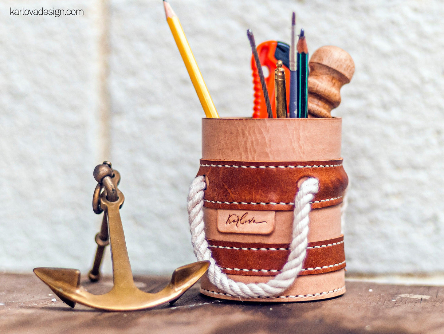 Leather pencil cup, mini bucket leather craft DIY PDF pattern by Karlova Design, leatherwork template for hand stitching