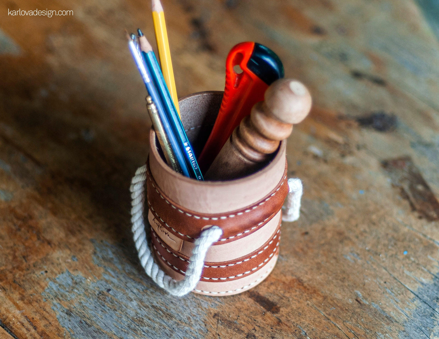 Leather pencil cup, mini bucket leather craft DIY PDF pattern by Karlova Design, leatherwork template for hand stitching