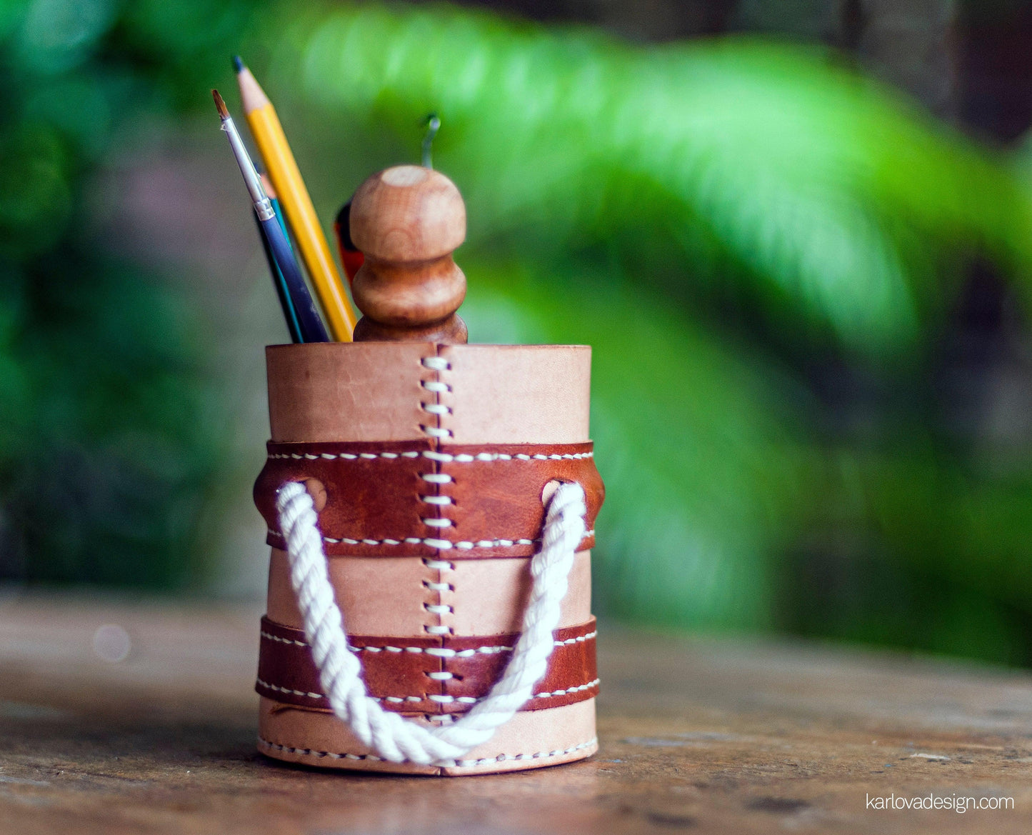Leather pencil cup, mini bucket leather craft DIY PDF pattern by Karlova Design, leatherwork template for hand stitching