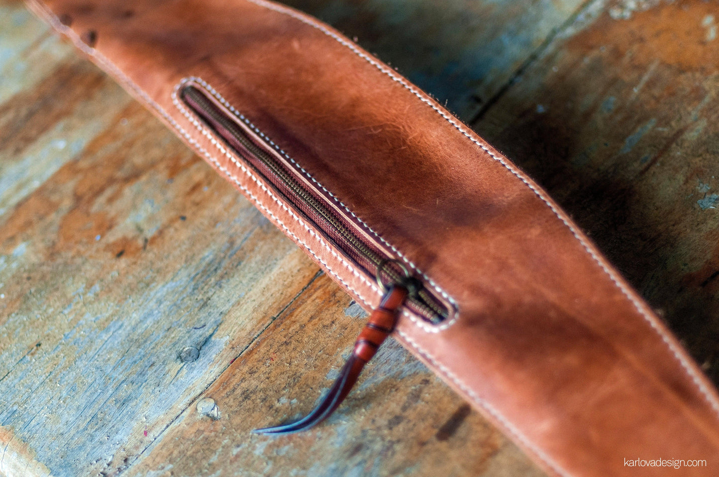 Leather utility pocket belt printable leather craft DIY PDF pattern by Karlova Design, leatherwork template for hand stitching