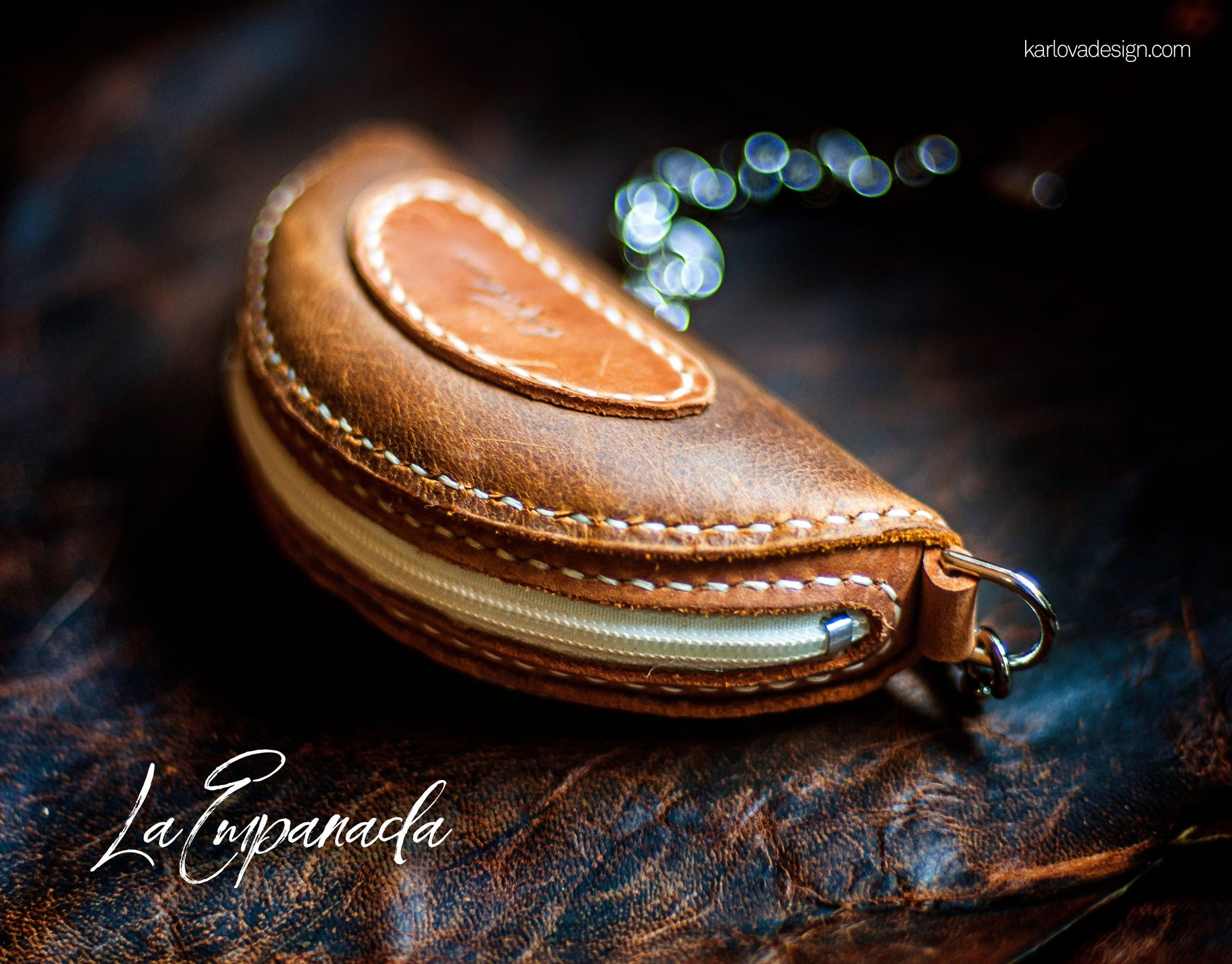 Leather small zippered case printable leather craft DIY PDF pattern by Karlova Design, leatherwork template for hand stitching