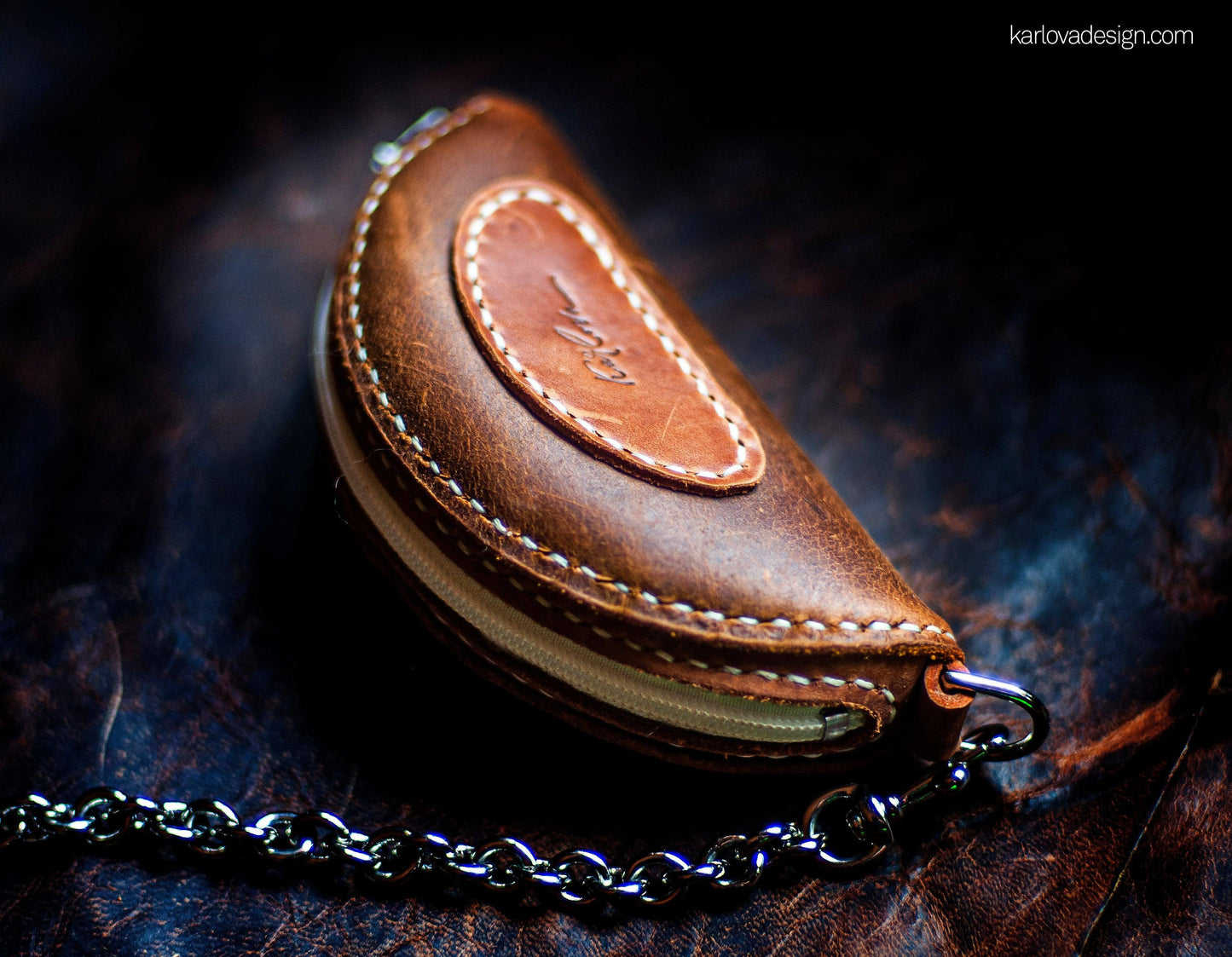 Leather small zippered case printable leather craft DIY PDF pattern by Karlova Design, leatherwork template for hand stitching