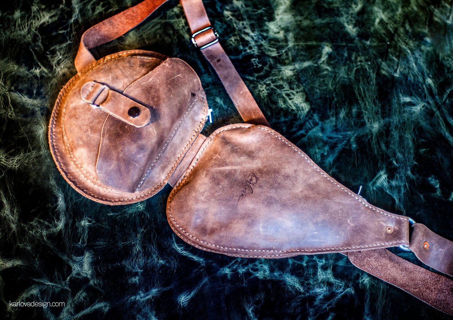 Leather travel sling printable leather craft DIY PDF pattern by Karlova Design, leatherwork template for hand stitching