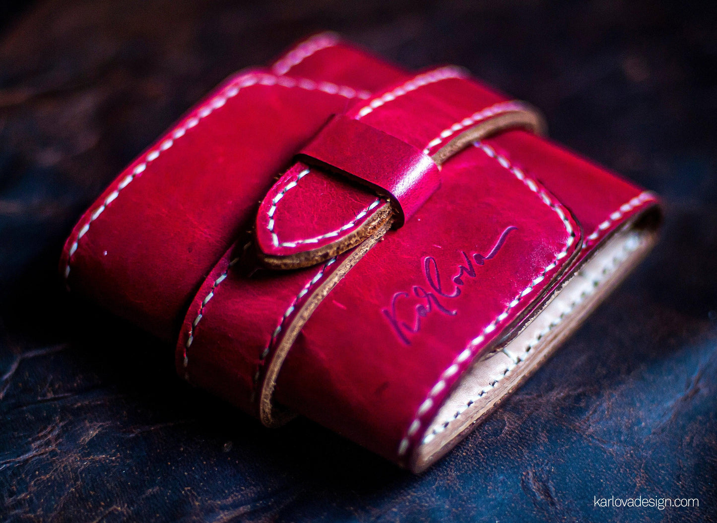 Leather needle case printable leather craft DIY PDF pattern by Karlova Design, leatherwork template for hand stitching