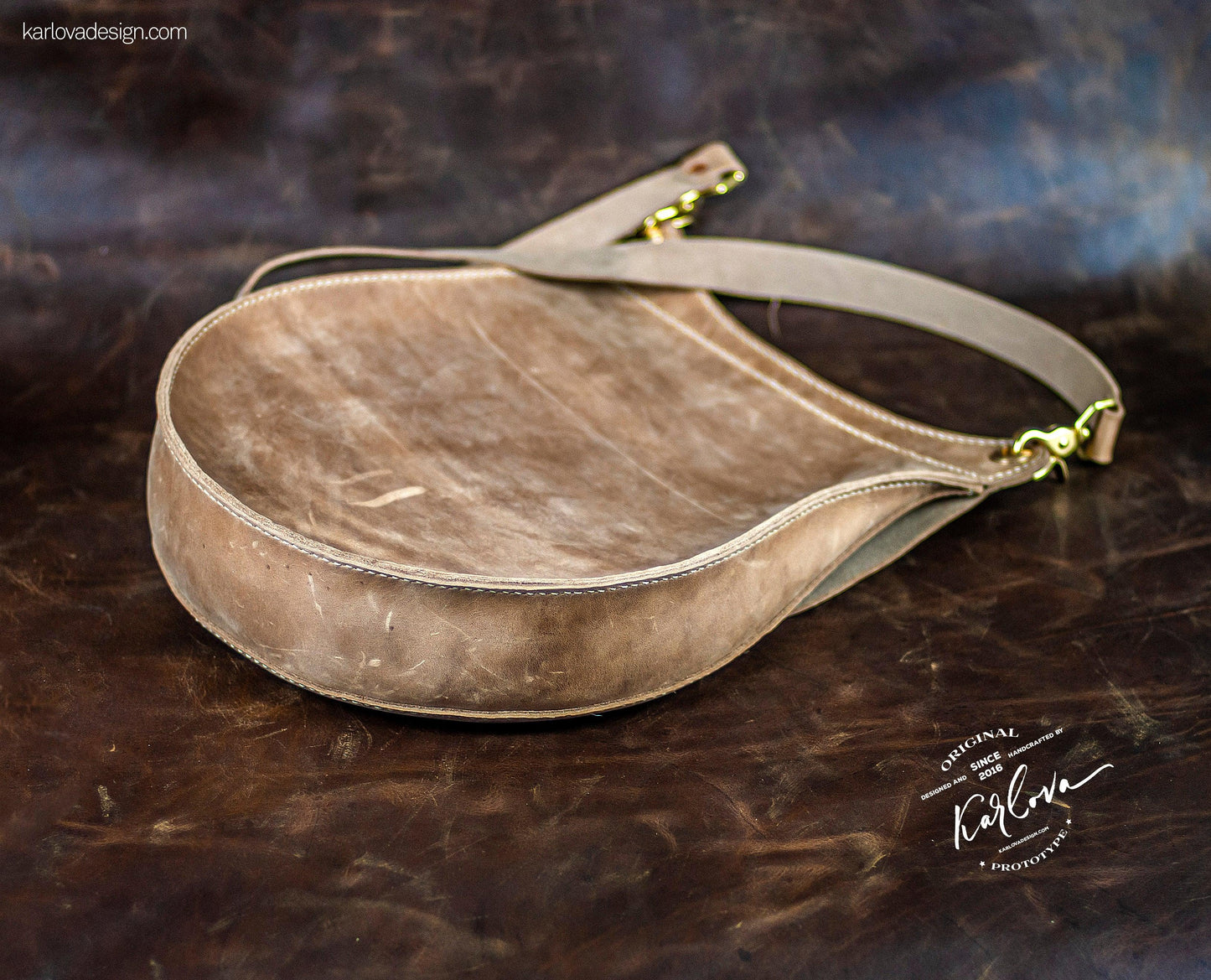 Round bag printable leather craft DIY PDF pattern by Karlova Design, leatherwork template for hand stitching