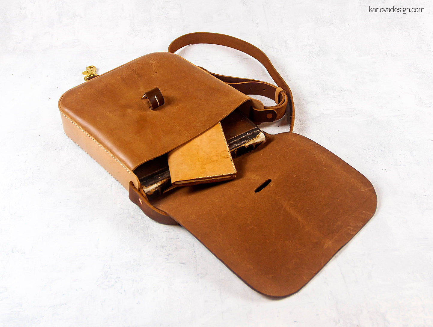 Bag printable leather craft DIY PDF pattern by Karlova Design, leatherwork template for hand stitching