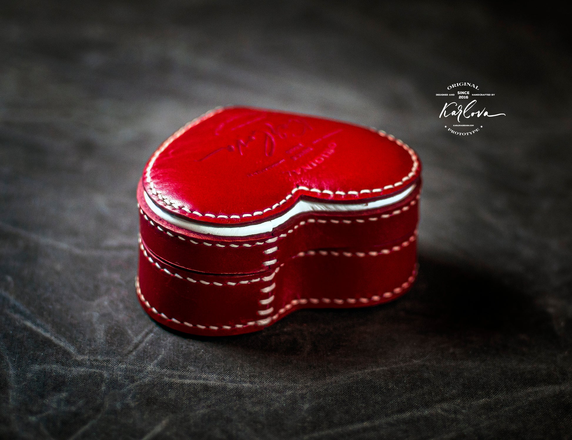 Heart gift box printable leather craft DIY PDF pattern by Karlova Design, leatherwork template for hand stitching