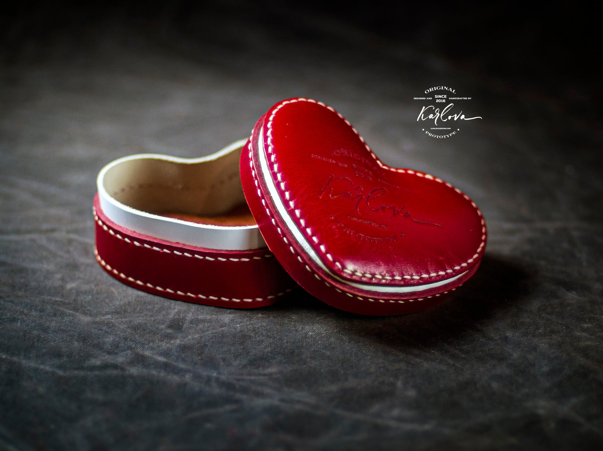 Heart gift box printable leather craft DIY PDF pattern by Karlova Design, leatherwork template for hand stitching