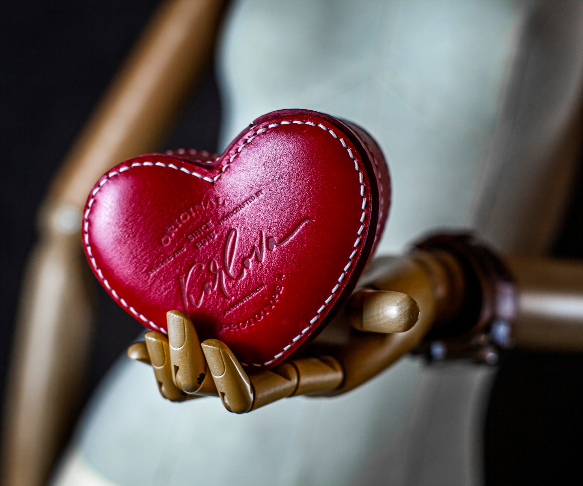 Heart gift box Printable Leather Craft DIY PDF Pattern by Karlova Design, Leatherwork Template for Hand Stitching