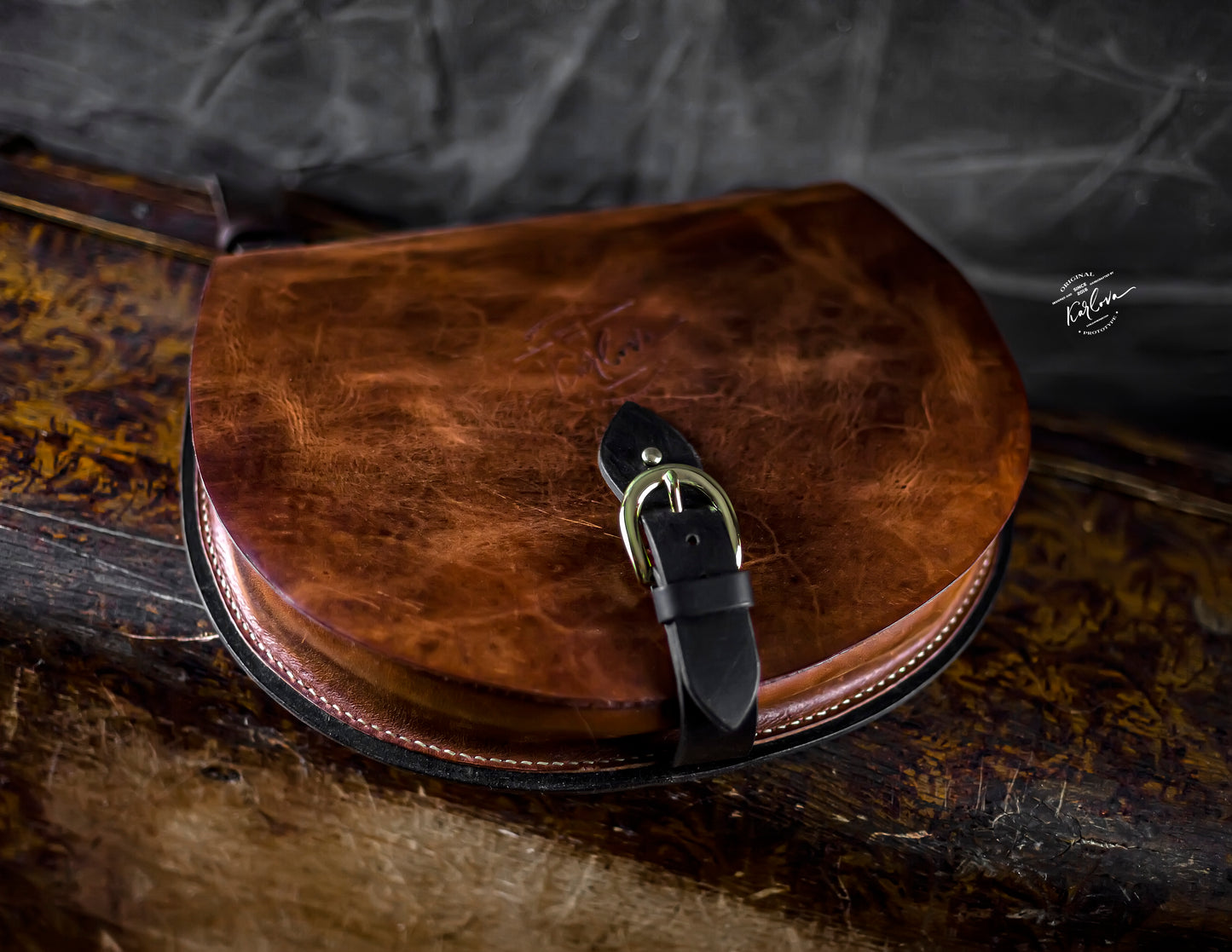 Saddle bag printable leather craft DIY PDF pattern by Karlova Design, leatherwork template for hand stitching