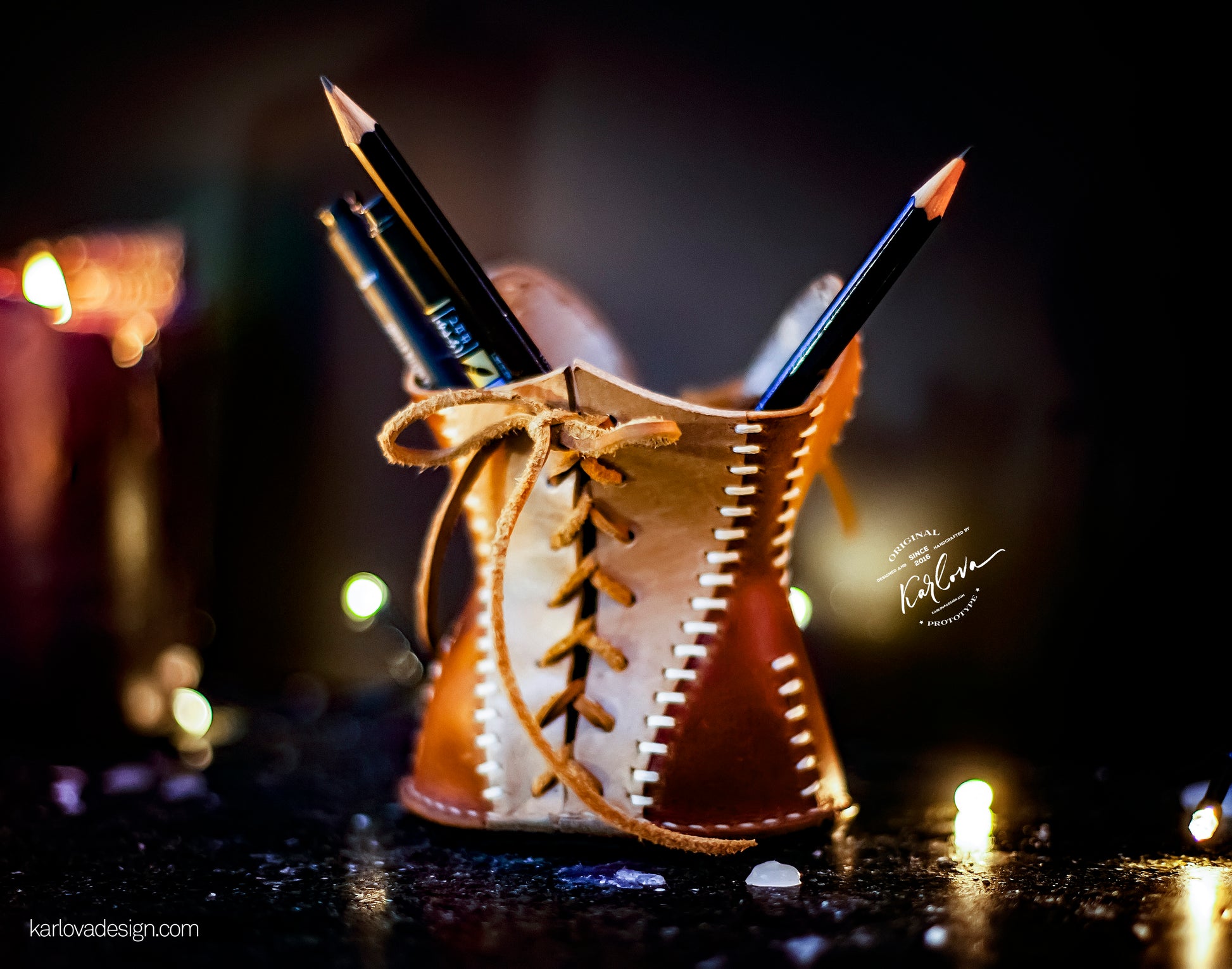 Corset Pencil Cup, Corsage Makeup Brushes Holder, Pen Organizer Printable Leather Craft DIY PDF Pattern by Karlova Design, Leatherwork Template for Hand Stitching